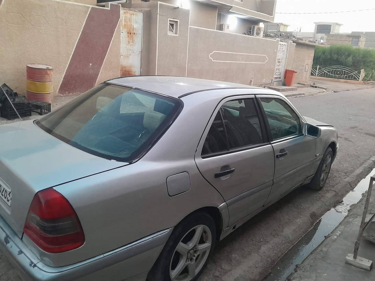للبيع 45 أو المراوس
مارسدس للبيع موديل 95 رقم شمالي 
الجديد سنوية جديدة شرط التحويل ما عليه اي غرامة
سيارة كير مكينة كفالة اخوان سيارة على البلاد مو محور 
مكينة أربعة سلندر بدون ضربة بدون خياس مصبوغة جمالية 
حدادية تخم تاير نقصه تبريد 

للبيع ب45 أو المراوس 
العنوان واسط 

 ‏‪0781 516 8025
