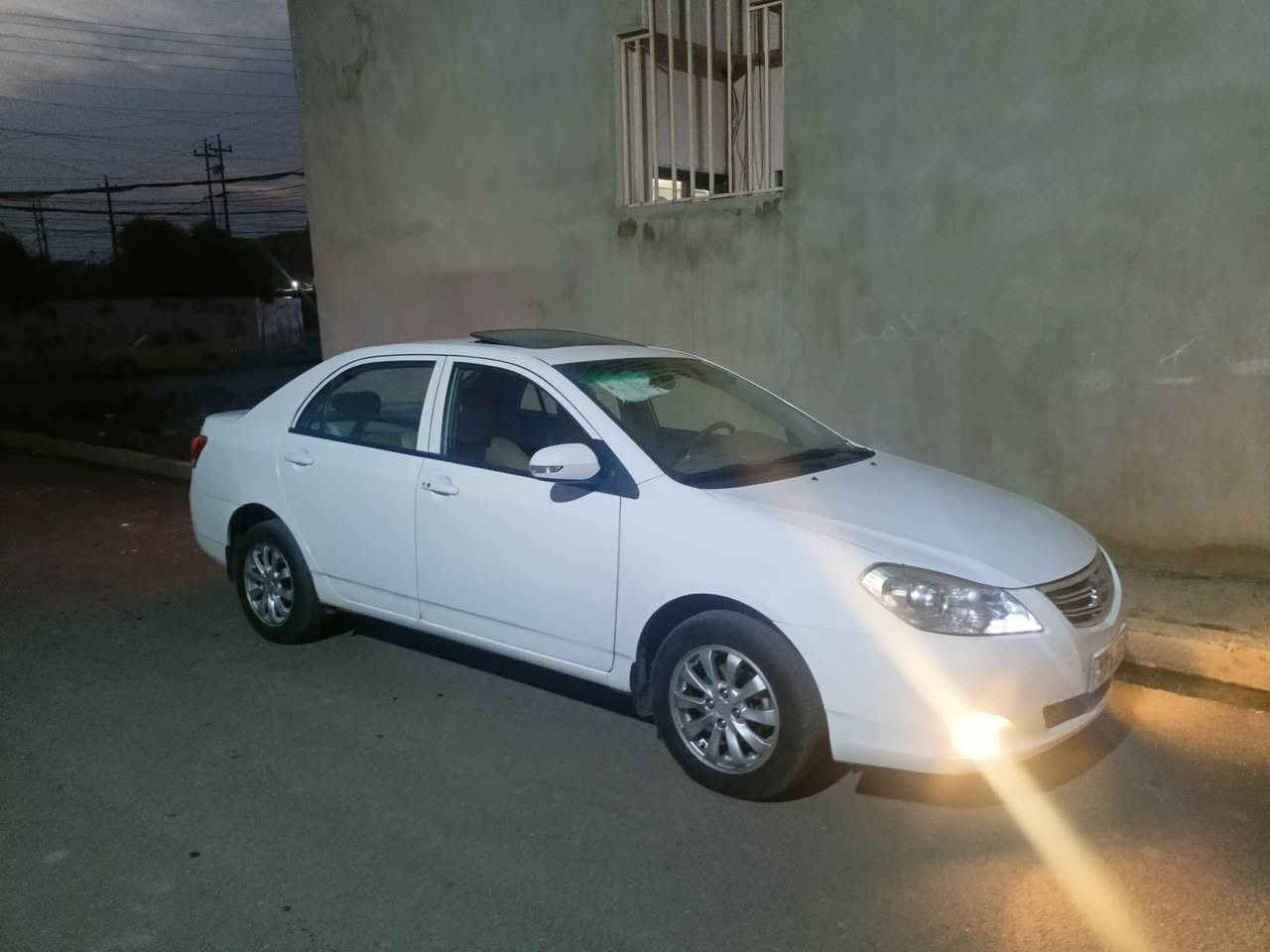 السلام عليكم
                                            BYD 2013
محرك .. شرط
عادي
 شرط
سنويه 2030..
رقم نينوى ..
بيها كوبون بانزين .. 
مكان السياره موصل
حي الصحه سياره ماشيه 157 ع وضع شركه فوال موصفات 
***********
