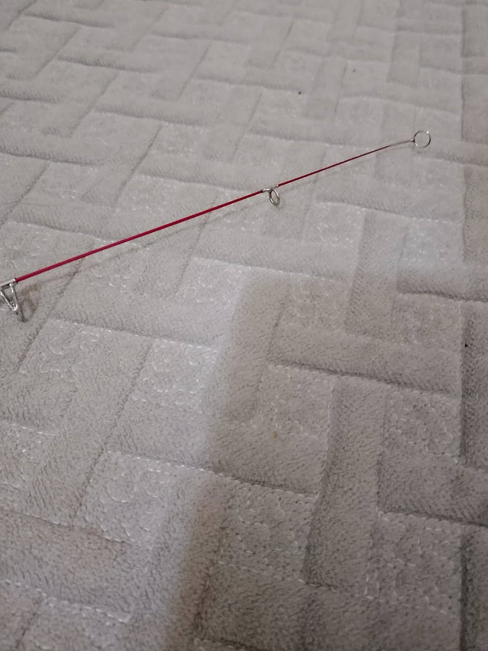 ✓✓✓السعر القطعه ١٠ آلاف ✓✓✓ الزوج ١٥ ألف ✓✓✓
تحفه جميلة 😍💓
​1. الاسم 
​تُعرف هذه القصبة باسم "قصبة واكاساجي" (Wakasagi Rod). وهي مصممة خصيصاً لنوع من الصيد الدقيق جداً يسمى صيد سمك "الواكاساجي" (وهو سمك صغير يشبه السردين)، وغالباً ما يُمارس هذا الصيد في البحيرات أو من خلال فتحات في الجليد. تتميز بكونها قصيرة جداً وحساسة للغاية لتشعر بأقل نقرة من السمك الصغير.
​2. 🇯🇵🏯🎎🎣
​الصنع: مُصممة من قبل شركة Alpha Tackle في طوكيو، اليابان، ولكن تم تجميعها أو تصنيعها في الصين (Made in China) كما هو مكتوب في أسفل الملصق.
​الطول: طولها الكلي 60 سم فقط (0.6 متر).
​طول القصبة وهي مغلقة: 27 سم.
​الوزن: خفيفة جداً، حيث تزن 62 غراماً.
​المادة: مصنوعة من الألياف الزجاجية (Glass Fiber 100%
~~~~~~~~~~~~~~~

✓✓✓السعر ١٠ آلاف ✓✓✓
​الاسم و​الماركة والموديل: Pro Striker PS303MC.
صيد مغلقة (تُعرف محلياً بمكينة "كبس" أو "ضغطة").
​ الصنع: كوريا🇰🇷🇰🇷
​الحجم: تعتبر من الأحجام الصغيرة إلى المتوسطة، مخصصة للصيد الخفيف.
​سعة الخيط:
​بالياردة: 8 lbs / 70 yds (أي تشيل خيط قوة 8 باوند لمسافة 70 ياردة تقريباً).
​بالملم: تشيل خيط قياس 0.27 ملم لمسافة 60 متر تقريباً.


**إذا كنت صاحب هذا الإعلان وتريد حذفه لأي سبب، رجاءا أرسل رسالة إلى الدعم الفني**