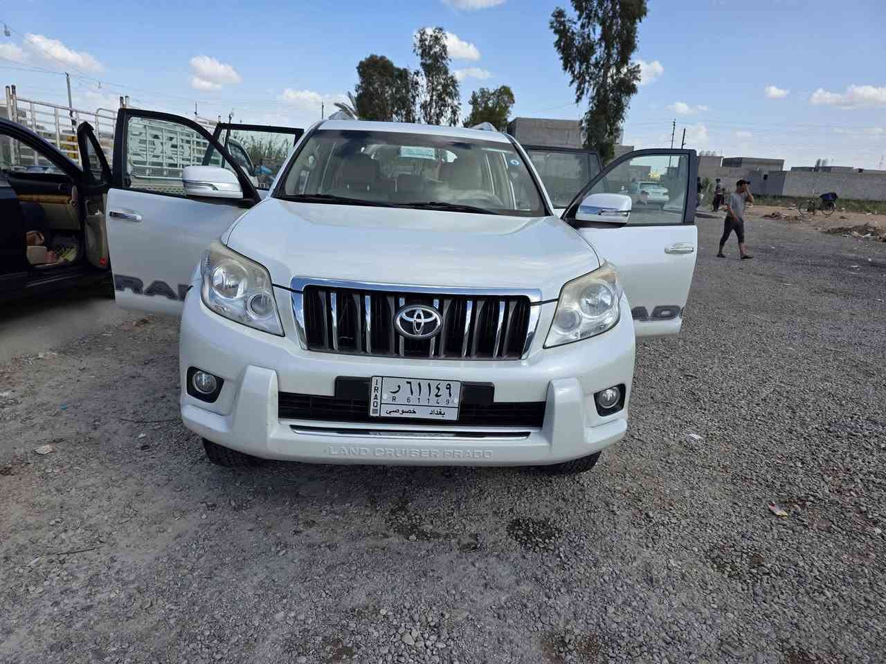 برادو ٢٠١٣ بغداد كويتي 
فول مواصفات
بصمة
كشنات جلد 
٣قطع تبريد
هوك
فتحة سقف
السعر ٢٦٠
***********
***********
ديالى
