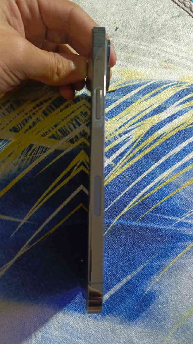 السلام عليكم اخوان موبايل آيفون 12 بر ماكس الذاكره 256 البطاريه 86 المبايل نضيف كلش مال بيت  العنوان بغداد مدينه الصدر الرقم (***********) السعر خاص على هذا الرقم
