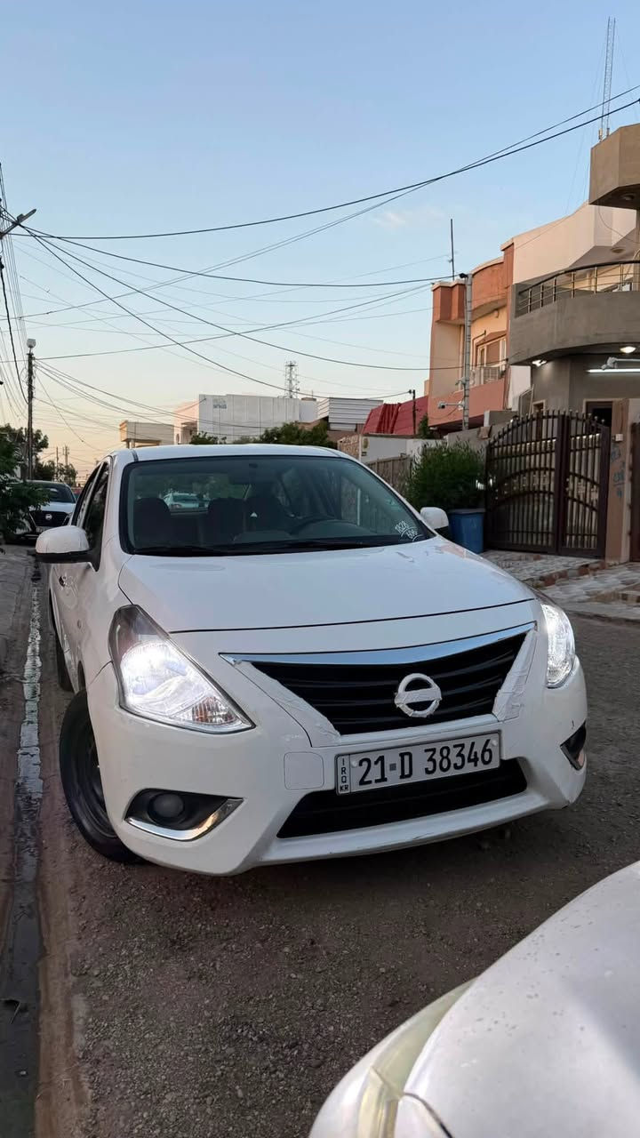 سلام عليكم
نيسان صني 2021
ماشية 160 km
بيها صبغ ربع باب السايق وتعديل بيها كم قطعة 
سنوية جديدة بأسمي تحويل ثاني يوم 
السعر/١٠٢ ومجال 
للتواصل ***********
