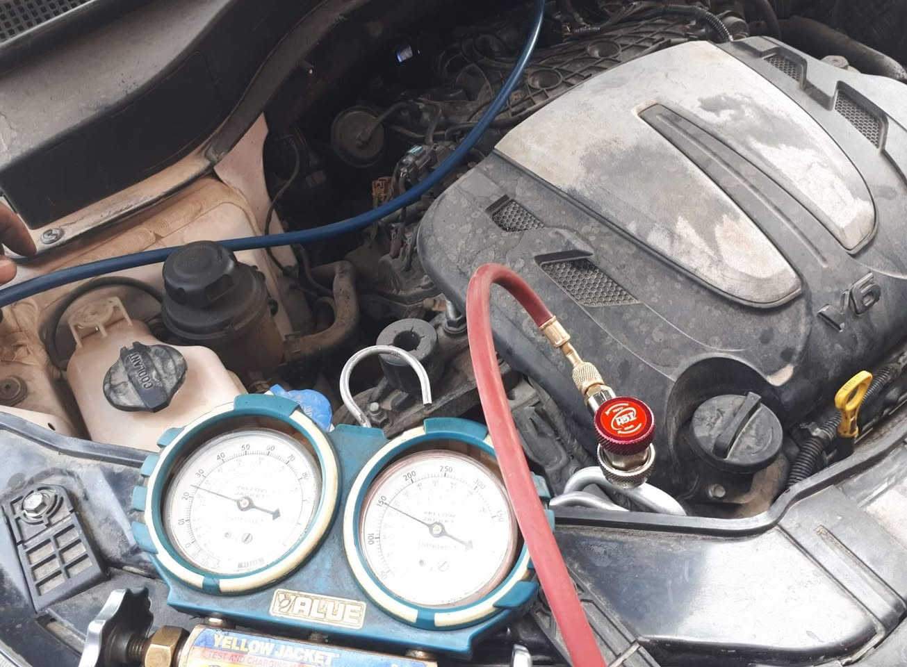 عرروض خاصة بكل الأسعار 
العنوان: تبريد سيارتك أمانة عدنا.. شغل "وكالة" وضمان سنة! 🛠️💎
​بمركز "الفرطوسي للتدفئة للتبريد"، ما نشتغل عشوائي. نرجعلك نظام التبريد "زيرو" باستخدام أحدث المعدات والأجهزة 
​ليش تختار عملنة؟ 
🔹 دقة بالعمل: شحن غاز (فرنسي) بالوزن الدقيق حسب كتالوج السيارة (R134a & 1234a).
🔹 نظافة المنظومة: تنظيف الصمامات والبواري بمواد تزيل كل الشوائب والزيوت القديمة.
🔹 صيانة شاملة: من فتح الدشبول وتبديل الفريز إلى أدق تفصيل بالكمبريسر.
​⚠️ ملاحظة: العرض لفترة محدودة جداً، احجز دورك قبل الزحمة وارتفاع الأسعار.
​📍 العنوان: النجف، نهاية شارع الخيمة، قرب محطة وقود الضيغم.
📞 اتصل بنا: ***********
