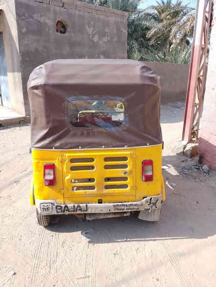 السلام عليك تكتك ضاعة وراقها التكتك ميدل 2020 ابيع كومت حديد السعر مليون ونص  
لتكتك كهربائيّتها كلها كاملة بس عوزه سمكره 
رقمي ***********
العنون  البصره القرنة
