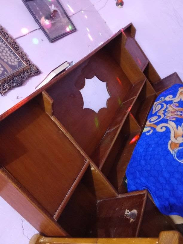 السلام عليكم  يوجد غرفه للبيع بيها ضرار جدن بصيط مثل ماوضحلكم بل صوره الكنتور اب 200او الزويه اب50او الميز ابو المريه اب 50او الجربايه هيه او تاجهااب 75 العنوان سامراء***********
