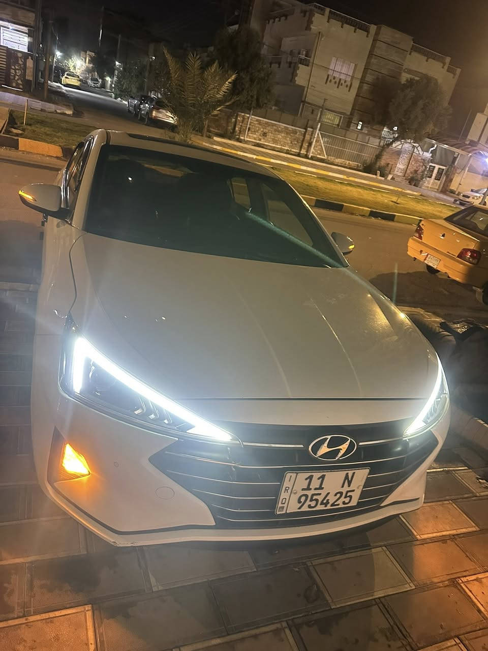 سلام عليكم النترا خليجي
فول مواصفات عدى لبصمه

سلايد روف كشنات جلد 

مري شري شفط 

حساس امامي وخلفي 

تبريد قطعتين مكينة 2000دوش

سياره ماشيه 62جديده شرط تراي زيرو

تخم تاير جديد 

سنويه وهزه ورقم جديد

داخل صاج وشاشه وكامره دواره

لايت زنون 

رقم بغداد باسمي السعر ١٦٨

***********
