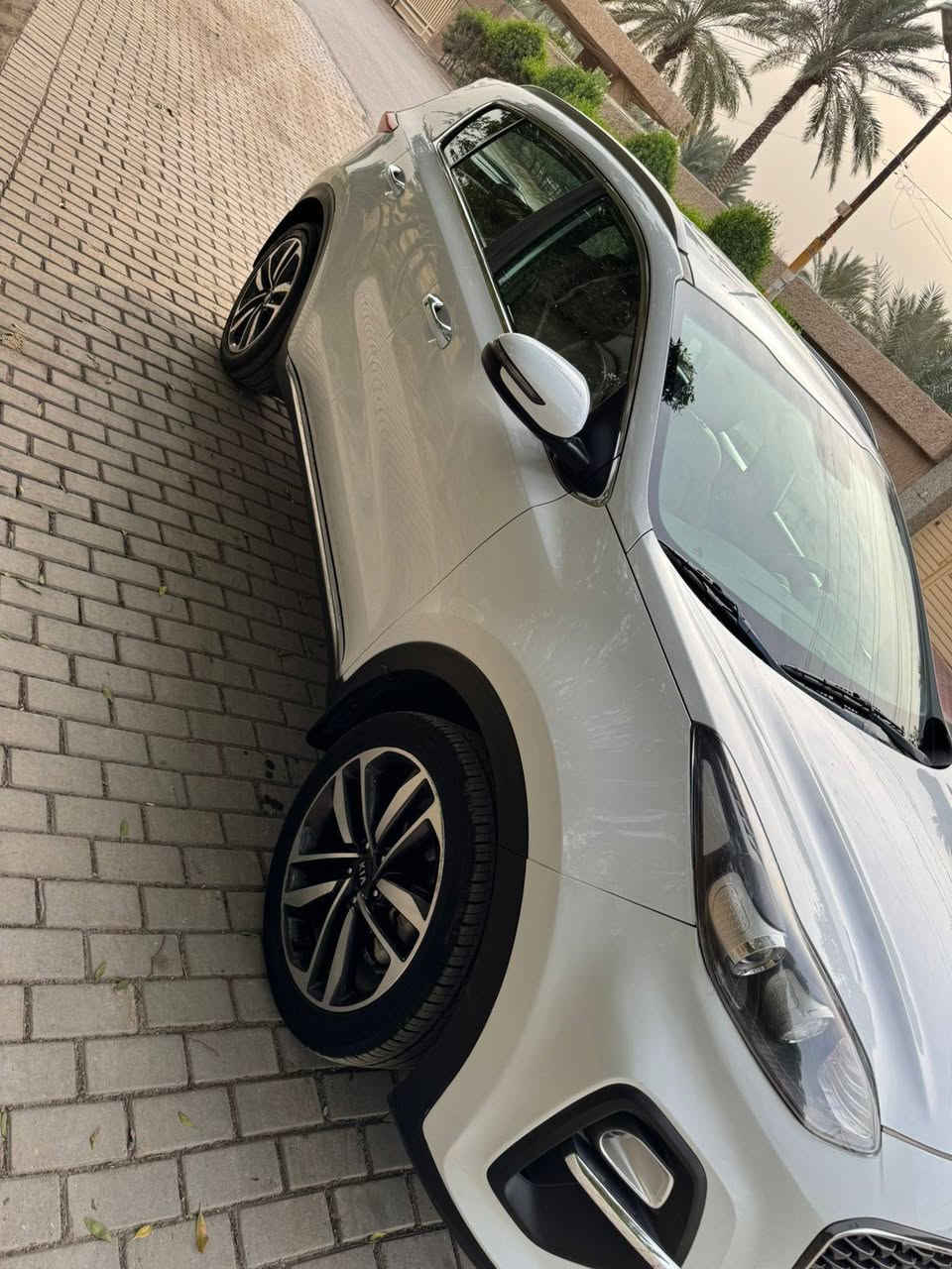 السلام عليكم من رخصة الادمن كيا سبورتاج موديل 21 سياره خليجيه مكفوله كفالة عامة عدا اصبع بارد بالجاملخ الامامي الايمن وربع الدعامية صبغ سيارة من هية زيرو عدنة مكينة كير كفالة مكفولة سبير منازل تخم تاير جديد صدر أمامي خلفي كفالة 
موصفات السيارة 
بصمه تشغيل 
بصمة ابواب 
شاشة كامرة اصلية 
مري شفط  
اريل انفكيشن
سيارة ماشية 55 الف
مكان السيارة بغداد الكريعات 
السعر 208$وبية مجال للشراي ***********
