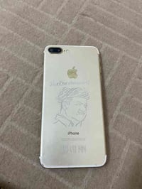 7بلص  ذاكره 128 بطاريه100 مبدل شاشه بطاريه  سعره 80 خاص او اتصل  07758...