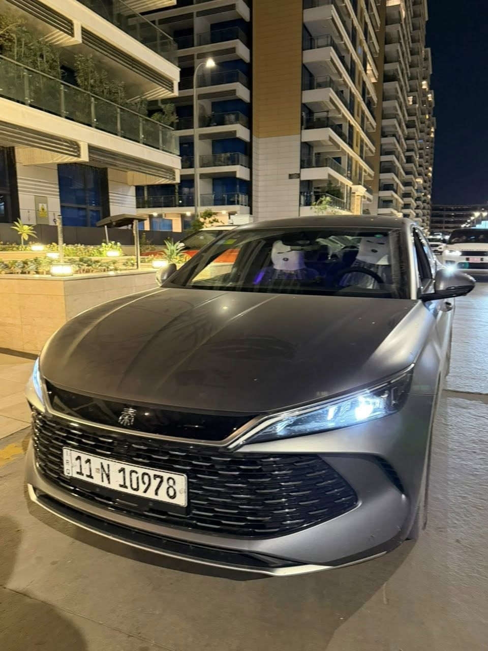 للبيع...
BYD ghian L مغلفه بالكامل ppd طافي والجام ايضاً مغلف 
فول مواصفات..

تشغيل عن بعد
كشن كهرباء 
فتحة سقف بانوراما 
كامرات اماميه خلفيه دواره 
كارت تشغيل 
انارة محيطيه بالكامل (تركيب)
والمواصفات المعروفه مال الBYD 
ماشيه 21 الف على البنزين و5000 على الشحن 
وبيها شاحنة اصليه 
السياره بسبب ازمة البنزين خليتلها عادي وطلع مو زين وگامت المكينه وبدلت وحده اصلية من نفس نوع السياره جديده 
سعر السياره 24 مليون وبيها مجال للطيبين عنوانها بغداد 
للأستفسار واتس اب او اتصال 
***********
