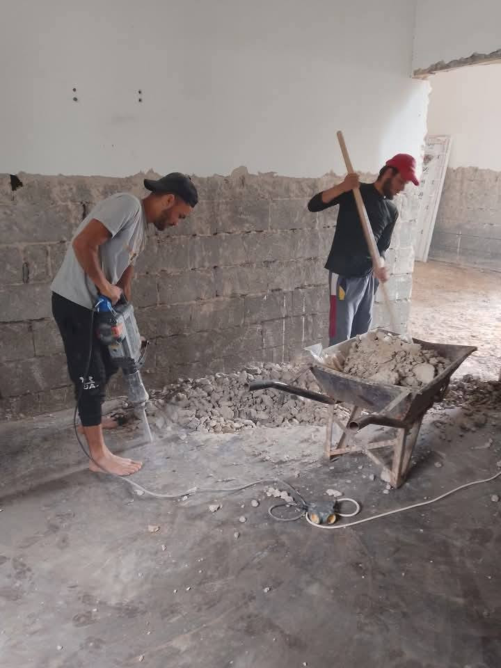 سلام عليكم  / يوجد كادر عمل جاهز/ تصعيد مواد/ تنضيف بيوت/ تفليش/ تكشيط/ تنضيف حدائق/ دفن نهري  / شقلنه ليل ونهار   /ومعداتنه جاهز/ ماعليك بس تصال على رقم  /     *********** /
