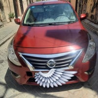 سيارة نيسان فيرسا موديل٢٠١٨ حادث جاملغ ومامبدل باقي السيارة ليبل واحد ...