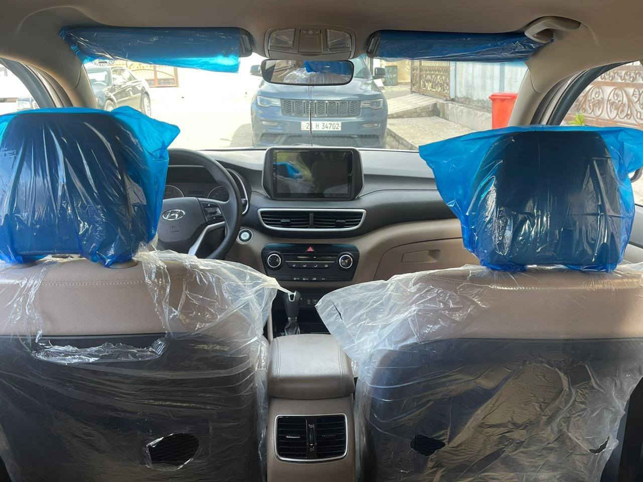 سلام عليكم توسان 2020ماشي٧٥ الف سياره جديد بمعنى الكلمة محرك والكير ماممدود بي اسبانه.مواصفات خليجي كوري بصمه حساس امامي خلفي بدون حالوب ورصعات  شاشه كبير وكشن كهرباء بي تعديل شبرين وتكحيل خط فقط الي مأشر  ومايبن اكثر من هذا لمن تجي انطيك بلاش سياره وكلام .السعر 205 وبي مجال اشوي*********** ملاحظه كلشي اكو بالسوك بس من تروح تشوفها كلها  رصعات  بيها ومايكولك
