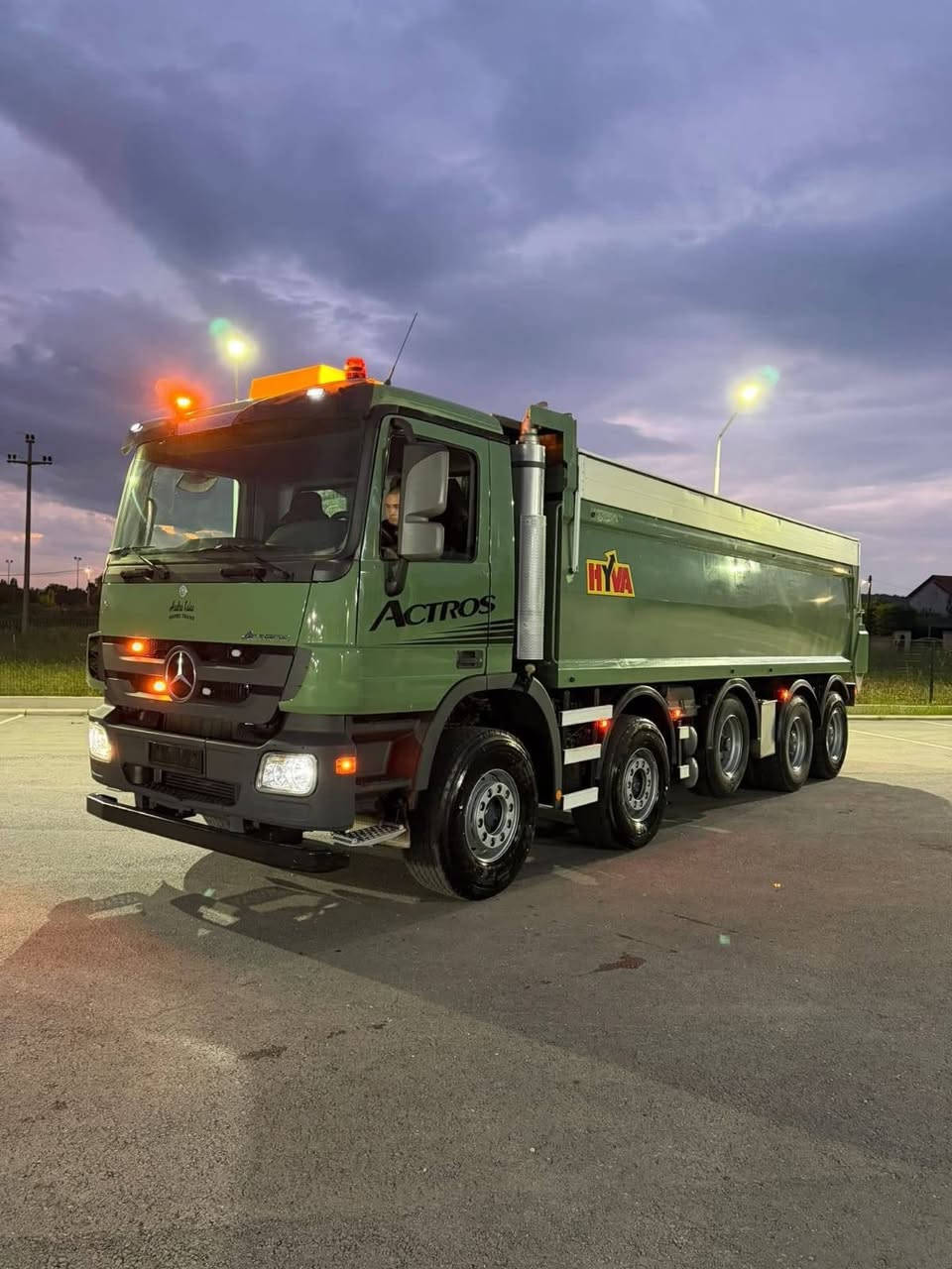 Mercedes Actros 🐻 🦾 50/44  10x4 🦾 Bluetec Euro 5 🥶Kipper Hyva 👍🏻 Termo Hardox 25m3 🏆موديل 2014
سياره مكفول من كلشي 
الماني 
كير كهربائي كلاج 
السعر70الف دولار شامل كمرك ضريبة شحن مدة الوصول ٢٠يوم بعد الاتفاق


**إذا كنت صاحب هذا الإعلان وتريد حذفه لأي سبب، رجاءا أرسل رسالة إلى الدعم الفني**