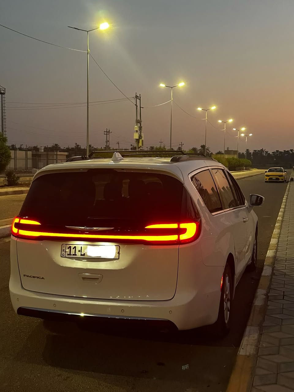 السلام عليكم 
باسفكه مديل 2022
وارد كندي حادث بجم 
مواصفات نص فول 
جاملغ الخلفي بي كلير من كندا 
سياره جاهزه اي نقص ما بيعا 
رقمي :***********
