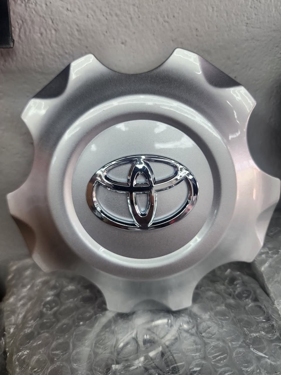 ادوات واكسسوارات لاندكروز متورفرة بكل الموديلات من ٢٠٠١ الى ٢٠٢٥ 
متوفر اصلي و تجاري كل الفئات 
تتوفر خدمة توصيل كل انحاء العراق ٥ الاف 
للطلب والاستفسار مراسلة الصفحة او الاتصال على الرقم *********** 
***********
