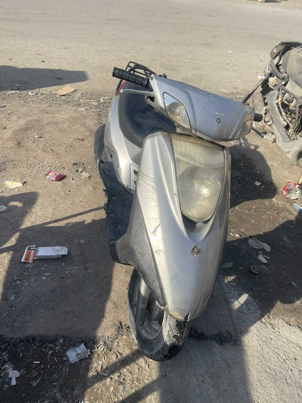 بريز للبيع دراجه بلاد
بيها نواقص ترتيب كتف اشاير 
وصندوق مكسور ودبل امامي واكف 
سلف هندر شغاله 
مكينه مكفوله 
شلعه ومعدل 
هورن لايت كله شغال 
سعرها 375 
مكان بلديات 
***********
