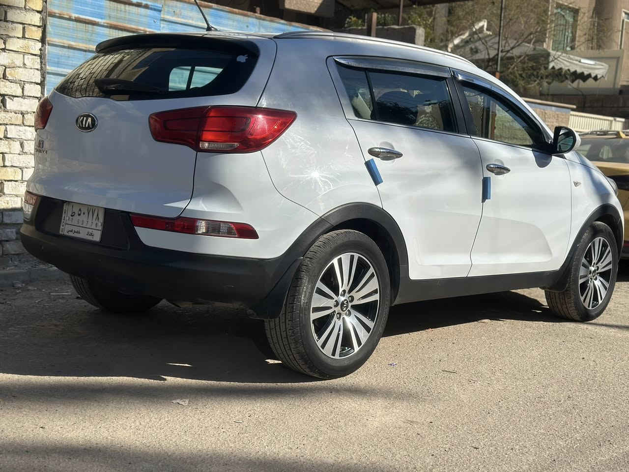 مرحبا حبايبي هاي كيه اسبورتج خليجي بسمنه تحويل ثاني يوم سياره جديده جدا عل ايدينه من هيه زيرو يعني استعمال شخصي مكفوله كفاله عامه ماعده شخط بل باب وصبغناهة كلير يعني بدون حادث ابد وصور السونر موجوده 
الموديل ١٦ المشي ١٠٠ السعر١٥٣
وهاذ رقمي ***********
