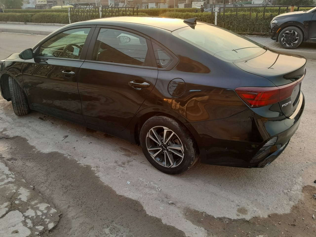 كيا فورتي موديل 2024  
ماشية 15 الف
دخول جديد بدون رقم بدون ايرباك مامشتغل ولا كلوب بالدشبول ضرر فقط بس دعامية خلفية + كلير بجاملغ خلفي و الباب خلفي  والسونار موجودد
- مكينة ٢٠٠٠
- رادار تحديد مسار وتنبيه وتوقف
- كامرة خلفية دوارة
- درايف مود
- شاشة وسائط واندرويد اوتو
- تحكمات ستيرن وكروز سرعة
- مانع انزلاق
     السعر 138
***********
بغداد الشعب
