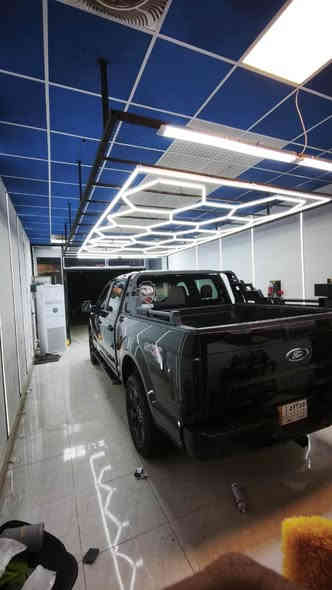 السلام عليكم 
فورد F150 STX 
2018 رقم بصره مشروع وطني تحويل مباشر 
مكينه 8 سلندر 5000
كير تعليك 10 نمر 
باب طويل بدي قصير مرغوب
السيارة كلين تايتل بدون ضربه بدون صبغ بدون تبديل ولا ايرباك بيه بارد بجاملغ الامامي الايمن حك 4 اصابع فقط والباقي مكفول 
كير ومكينه وتبريد وضع شركه بلاديات
صدر نظيف 
ماشيه 82 الف ميل سياره جاهزه وجديده بعدها حته سيرفس ممشتغل بيه ولا كلوب مشتغل بلدشبول 
نص مواصفات 
شاشه جبيره وكامره خلفيه وحساسات خلفيه 
فور ويل 3 مودات 
5 وضعيات قياده
شاشه عطلات 
بك لايت لد 
وباقي مواصفات معروفه 
سياره عليه نانو سيراميك جديد 
مكانه بغداد سيديه 
198 وبيها مجال بسيط 
*********** بغداد
