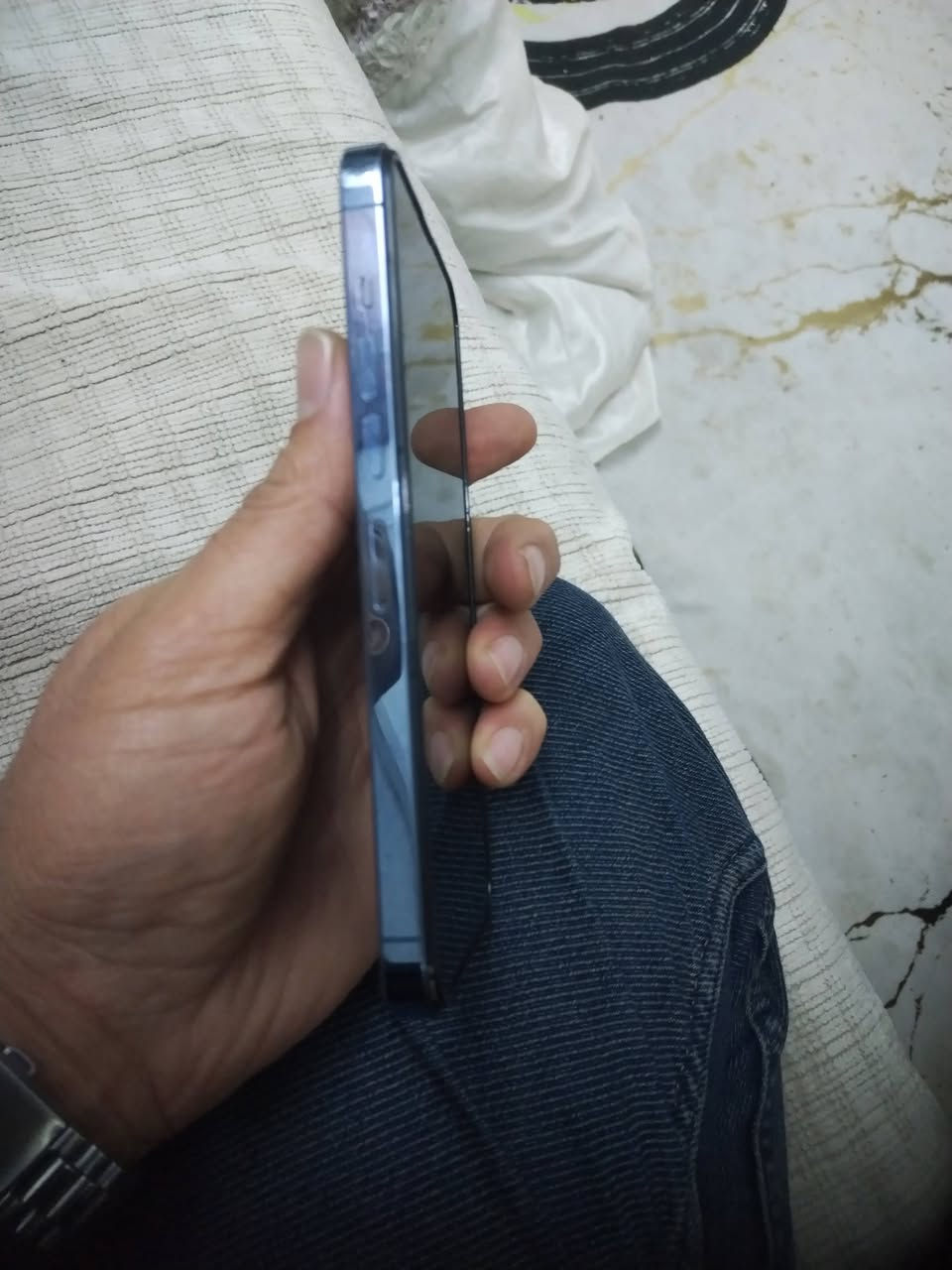 ايفون 13 برو ماكس لون بحري 256 مبدل بطاريه وشاشه اصليات وطلع عندي اشعار كامره جهاز كلشي شغال فيس ايدي اتصال كامرات صوت هزاز كلشي شغال السعر 450 الف وبي مجال حيل بسيط مكاني بغداد حي الامين او المشتل ***********
