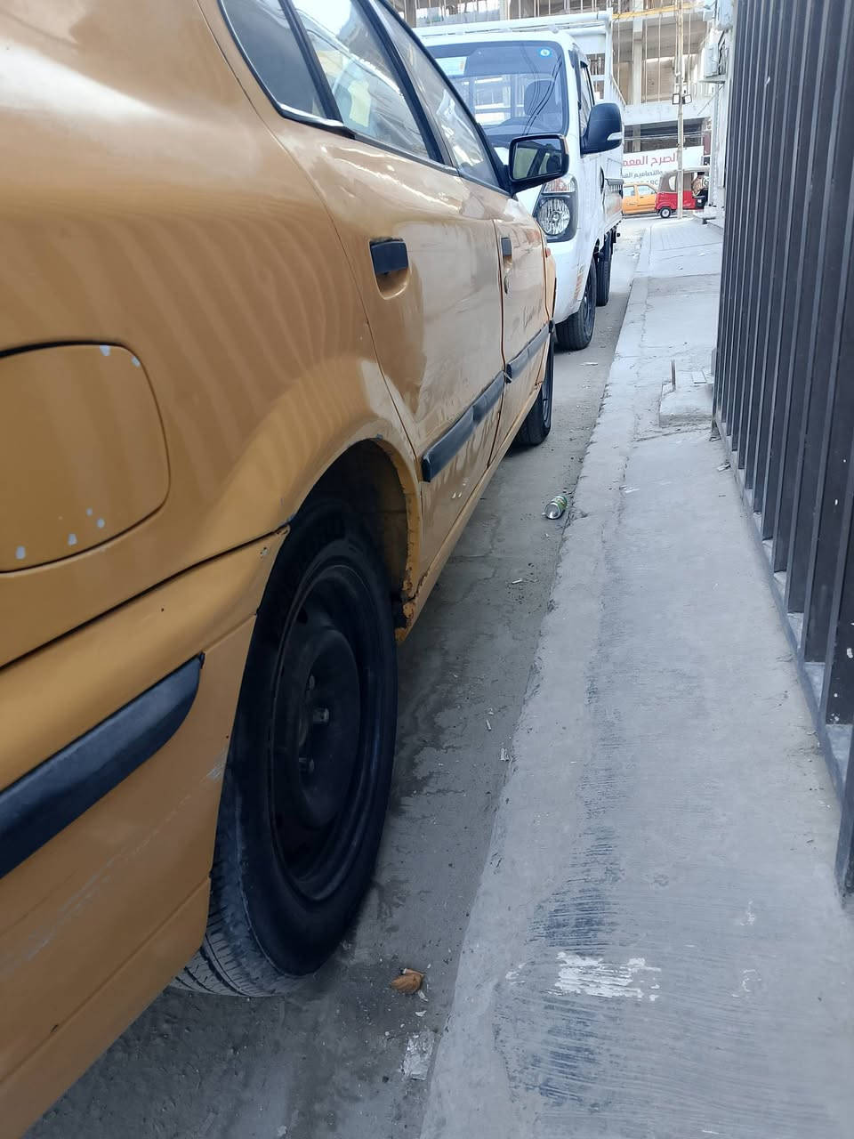 السلام عليكم ورمضان مبارك..عندي سمند 11 نظيفة كلش قطرة معجون مبيها يرادلها بنيد طار ع الجامة وقبق جنطة محلو السيارة محرك فرنسي تشك الكاع تبريد تخم تاير كهربائيات كيجات كلها شغالة رقم بغداد احمر تحويل ما اندل راعيها اتعهد بسرقة وعشائر..رايدها ب 17  بيها مجال او مراوس مكاني المشتل ***********
