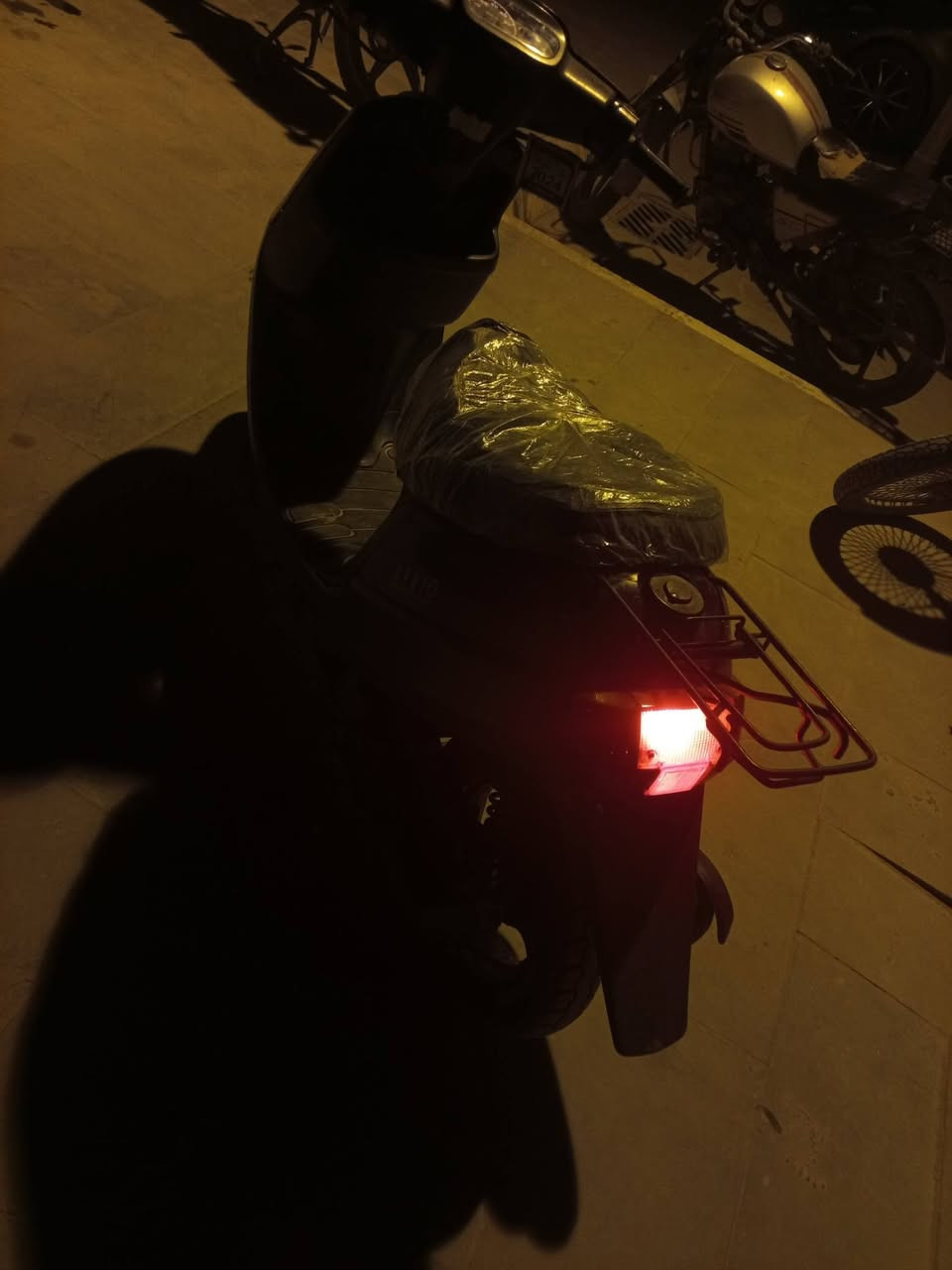 سلام عليكم بطه الفين دراجه بلاديه من طول لطول وكلشي شغال مكاني كربلاء الحر الرقم *********** السعر 230
