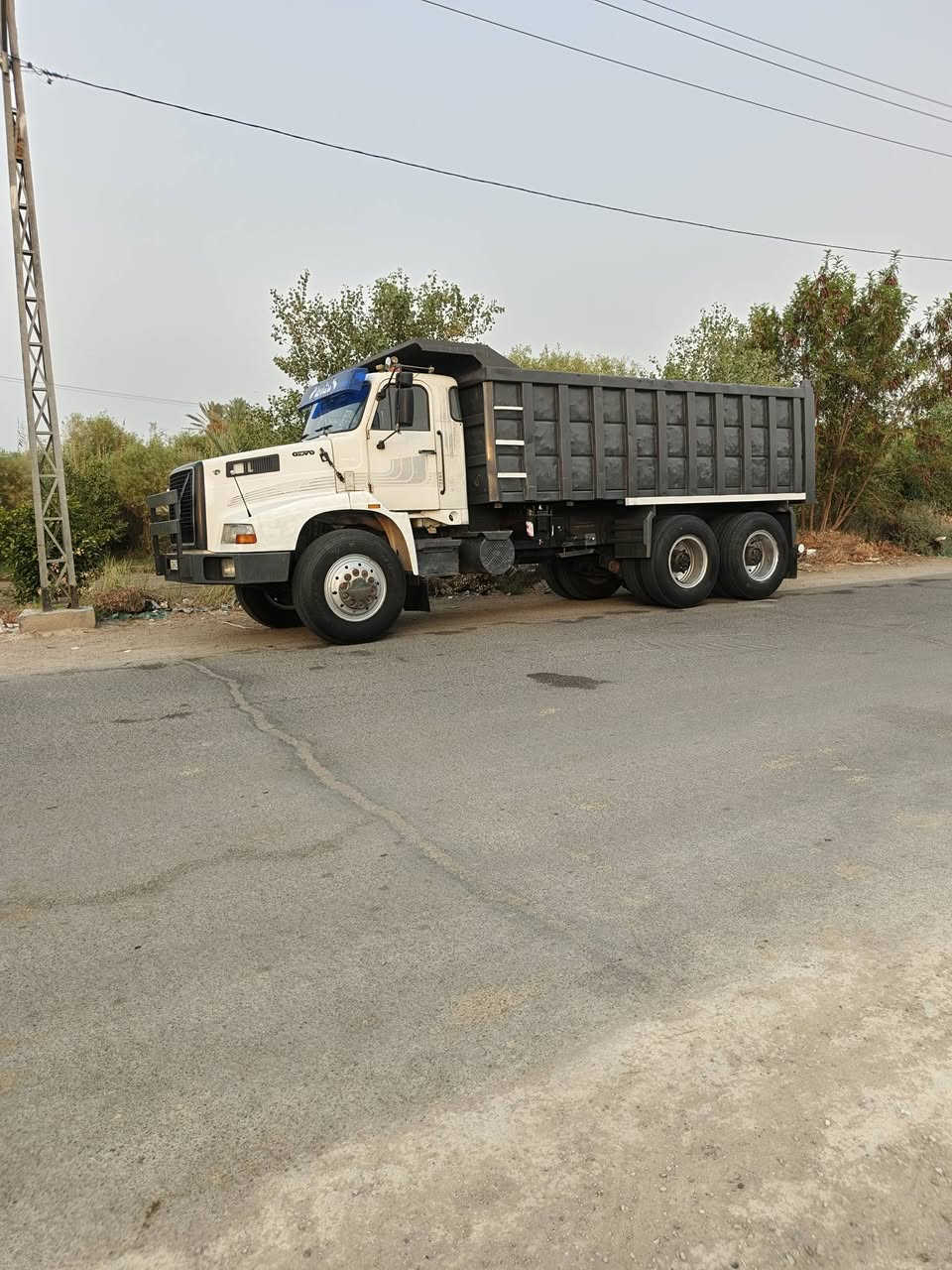 سلام عليكم فالفو للبيع موديل ١٩٩١  للستفسار   ***********
