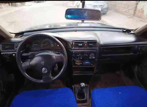 سلام عليكم اوبل فكتر موديل 92 سقف اسلايت سنوي شهرين منتهي محرك 18كير عادي تحويل  وكاله غرامه ابشرط لاصرف ولا بخار كهربائية كل شغله سيارا احل من صور دفتر بنزين بيهه صدر امامي خلفي جديد ال شراي يخابرني وا يدلل مااجاوب عل ماسنجر سعر 45بي مجال مراوس بس ويه بي ام الطيبن رقم الهاتف ***********
