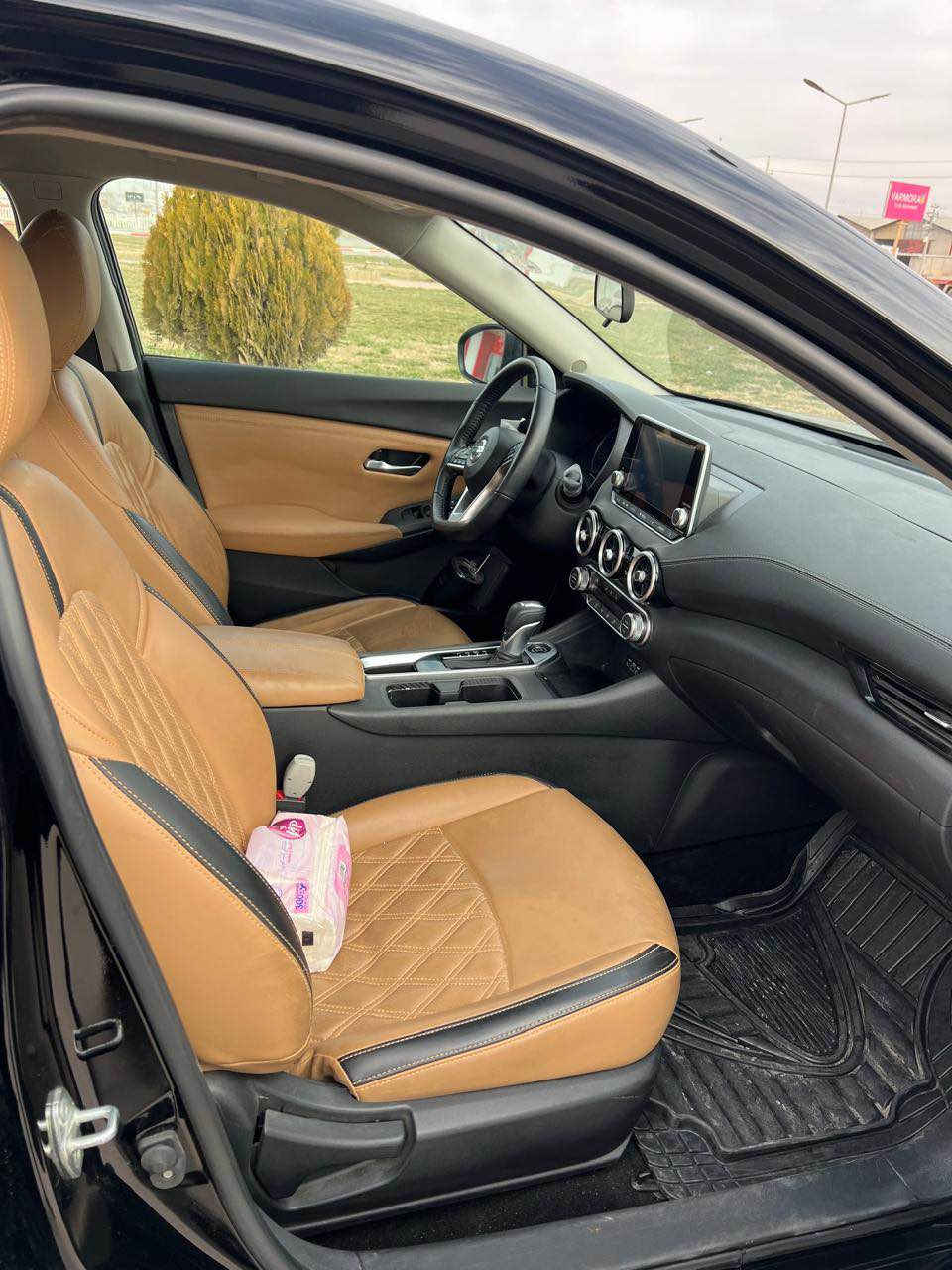 نیسان سێنترا ٢٠٢٢
مواسەفات SV
مەکینە ٢٠
بەسمە
شاشە گەورە
کامیرا
ڕادار پێش و دواوە
کوشین جلد و هیتەر
بەس بۆنید بۆیاخ بێ ژۆرێ بەشەرتی فەحس
ئێرباگی سوکان سیستەم
گێڕ و مەکینە بەشەرت
نرخی ١٥٢$ و مەجال
ژمارە مۆبایل   *********** أربيل, العراق
