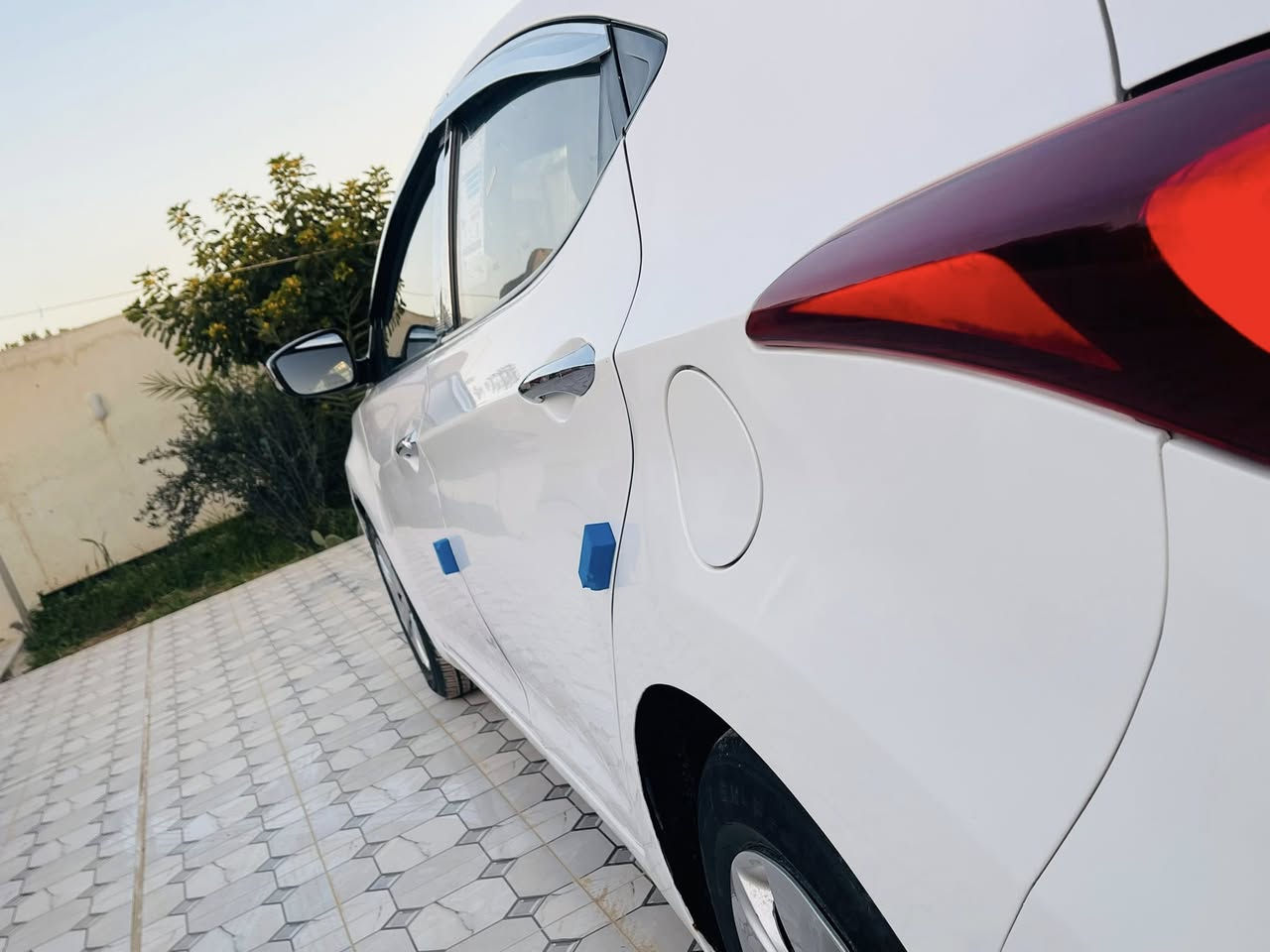 سلام عليكم النتره 2016 
خليجي بيه بنيد وجاملغ ورشات صبغ
مكينه 1800 ما مفتوحه شرط 
كير تخم تاير جديد 
رقم مثني بسمي مداور ثاني يوم 
دواخل الونين تحكم ستيرن جهتين 
شاشه كامره وداره الايت زنون 
السعر 118 
مكان سياره ناصريه 
الاستفسارات ***********
