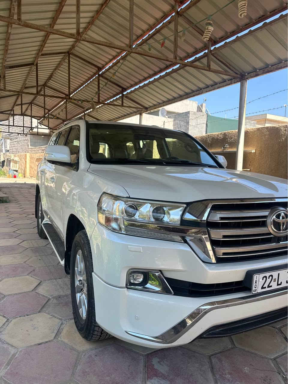 لاندكروز 2016 وكاله جيهان رقم اربيل الدولي هزه جديده ب اسمي السياره 
بيها الجاملغ الامامي نصه بارد والباقي كفاله عامه بدون صبغ او حادث من دعاميه للدعاميه 
مواصفات معروفه مال لاندكروز وكاله جيهان 
مكاني بغداد للاستسفار تواصل خاص او الاتصال 
*********** واتساب 
*********** بغداد, العراق
