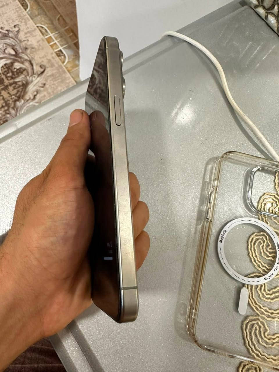 ايفون 15 برو ماكس دبل شريحه ماستر شرق اوسط ويا فقط كيبل كتان صارله سنه من طلع من الضمان مكفول كفاله عامه وتر بروف بطاريه 87 ذاكره 256  نضافه 100‎%‎ السعر 990  وبي مجال حك الجيه عنواني بغداد التاجيات ***********
