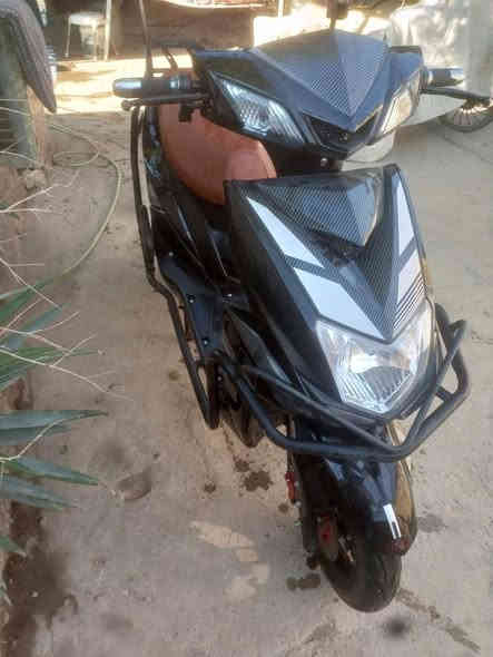 دراجه سكنس شحن درع ٢٠٢٤ 
٥ بطاريات 
دبل ستاند 
سماعه بلاد 
دبل بصمه 
دراجه مستخدمه أقل لشهر جديده 
*********** اتصل متواجد فيس
