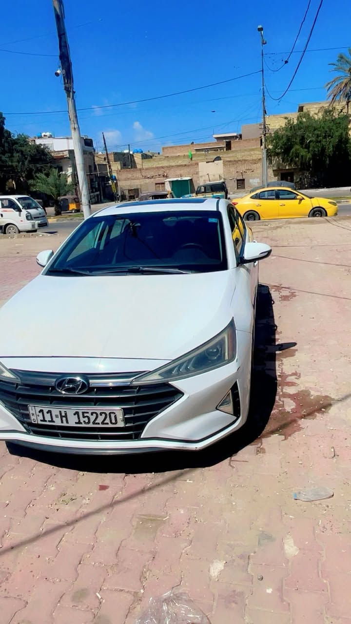 النترا موديل 2019
حادث فقط بنيد مصبوغ نفسه بدون دواخل
مابيه الغود ولا شواصي ولا طاك رباك 
فول مواصفات 
فتحه شاشه بلاديه الكبيره
سلايت روف
بصمه تحكمات استيرن
رادار حساسات 
اشاير بلمري 
منظومه غاز جديده
تبريد ثلج 
صدر جديد
رقم الانكليزي جديد 
مكان بغداد 
***********واتساب موجود
