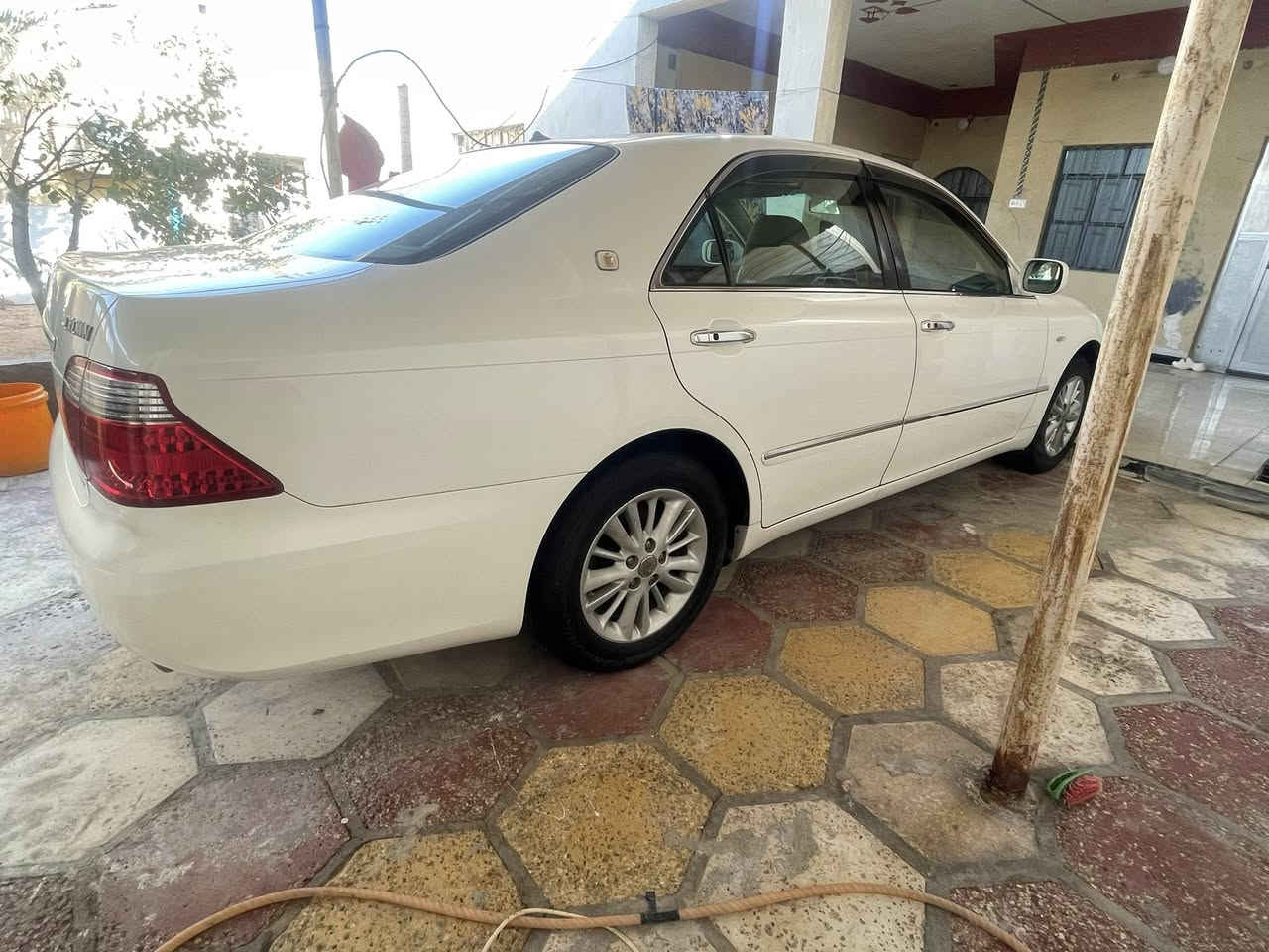 للبيع تيوتا كرون صالون رويال 2006 اصل بصمة رصاصي
اللون ابيض صدفي سيارة جديدة مامفتحة مكفولة 

سيارة رقم بصرة الدولي الجديد تحويل ثاني يوم سيارة ماماشية بالعراق دواخل مخمل بيجي وصاج ملكي 

شاصي 182 محرك 3GR 3000 

كشنات كهرباء خزن 

ستيرن كهربائي شاشة وسيدي خزن 

بردة خلفية اوتو كامرة خلفية دوارة 

سيارة كرستال لايت دوار 5 قطع 

بعد بيها اهواي مواصفات 

مكان السيارة بصرة قضاء الفاو 

اي استفسار خاص وتساب 

***********
