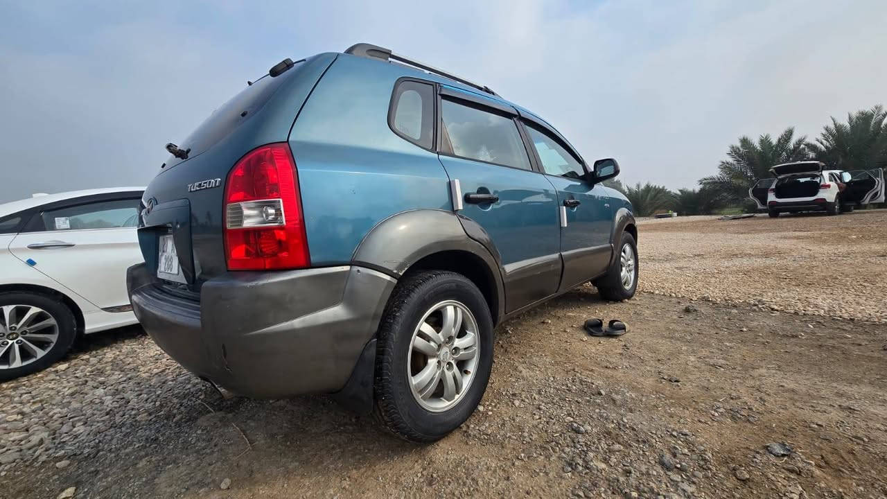 اللهم صلي على محمد وآل محمد
السلام عليكم
للبيع توكسان ٢٠٠٦
خليجي
مكينه ٢٠٠٠ دوش المرغوب وكير  بلاديات 
رقم مميز ألماني بسمي ومداور ثاني يوم
تبريد تدفئه كلشي بالسياره شغال وجديد نافضها نفض مال جناي وتعبان عليها 
السياره مكفوله و بلاديه لا صبغ لا معجون لا ضربه فقط بدايه جراد
بسيط جدآ

للاستفسار ***********
