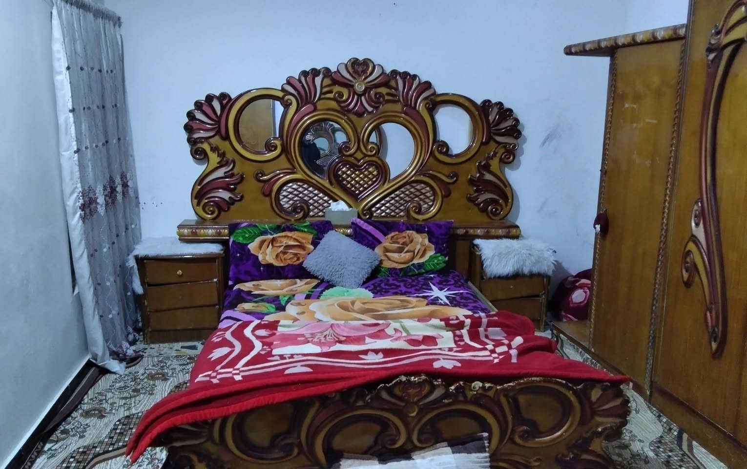 سلام عليكم غرفه مستعمله للبيع غرفه بس الميز تواليت تعبان والجرارات والجامه فقط كنتور جديد والجربايه جديده السعر 500 وبيها مجال العنوان البصره التنومه الصالحيه للستفسار اكثر الرقم ***********
