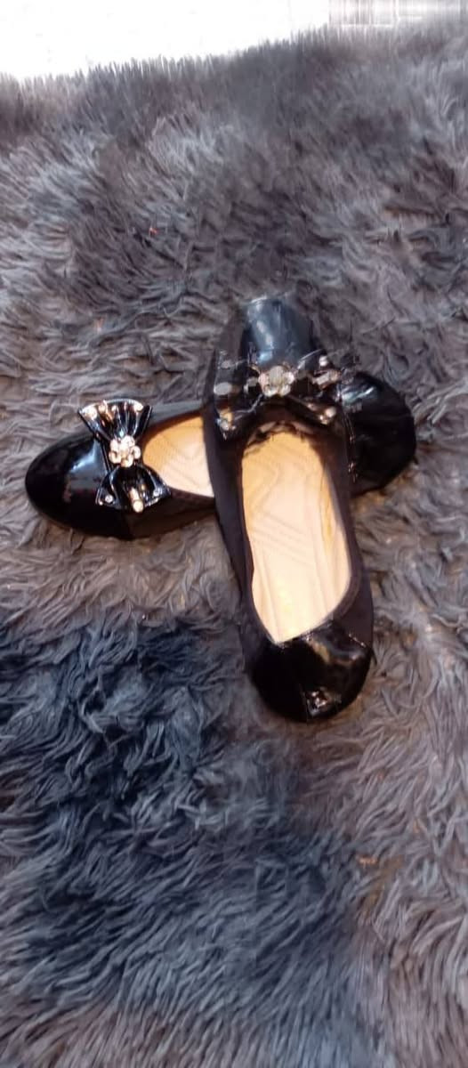 يتوفر لدينا حذاء فلات سعر القطعه 5. المكان سبع البور السوداني مقابل صالون صباء بيوتي بجانب صيدليه دعاء


**إذا كنت صاحب هذا الإعلان وتريد حذفه لأي سبب، رجاءا أرسل رسالة إلى الدعم الفني**