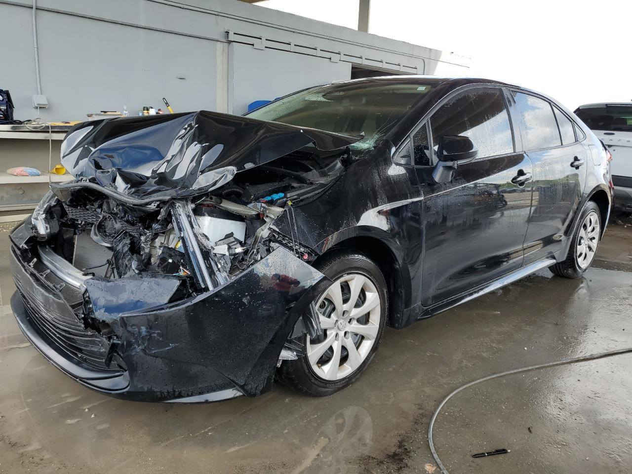 السلام عليكم كورلا هايبرد 2023 وارد امريكي هاذ حادثة من امريكة وبيها رصعات بل قمارة بصيطات 
مبدل بنيد وجاملغ صبغ فقط ماشية ٦٥ 
السعر ١٢٧ 
***********
