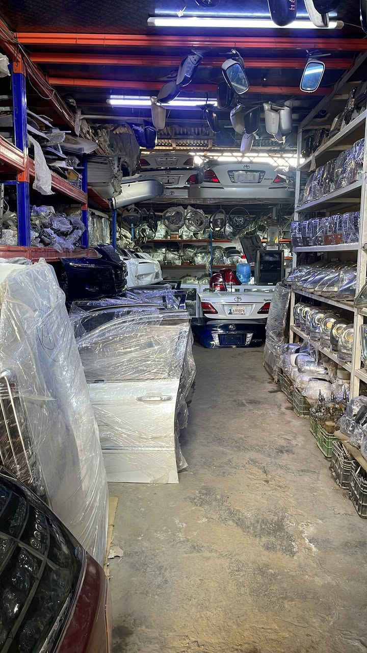 سلام عليكم  غراض. ملكه وشاهينه و ماجسته.     الوكيل وسام الشماع العنوان النجف لأشرف حي صناعي بلوك رابع  رقم ***********/.                                         *********** 🏃🏻‍♂️
