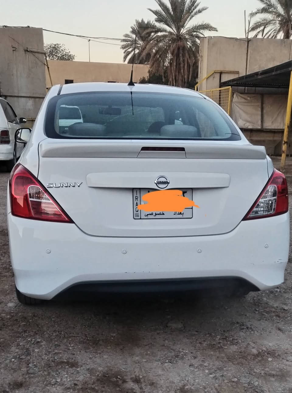 نيسان سني موديل ٢٠٢١ بليته زركة بيها تعديل بارد الجاملغ والباب الأمامي وشوية بالباب الخلفي جهة عكس السائق ماشية ١١٥ الف رقم بغداد السعر ١٠٨ وبيها مجال.. المكان بغداد.. حي الحسين رقم الهاتف ***********
