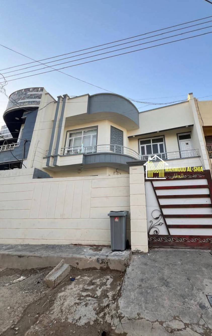 عقار للبيع في حي الجامعة مساحة 200 الواجهة 10 والنزال 20 قرب مدرسة نابلس 

يتكون من 4 غرف نوم وصالة واستقبال ومطبخ .

للاستفسار الاتصال : مكتب المحمود للعقار . 

***********
