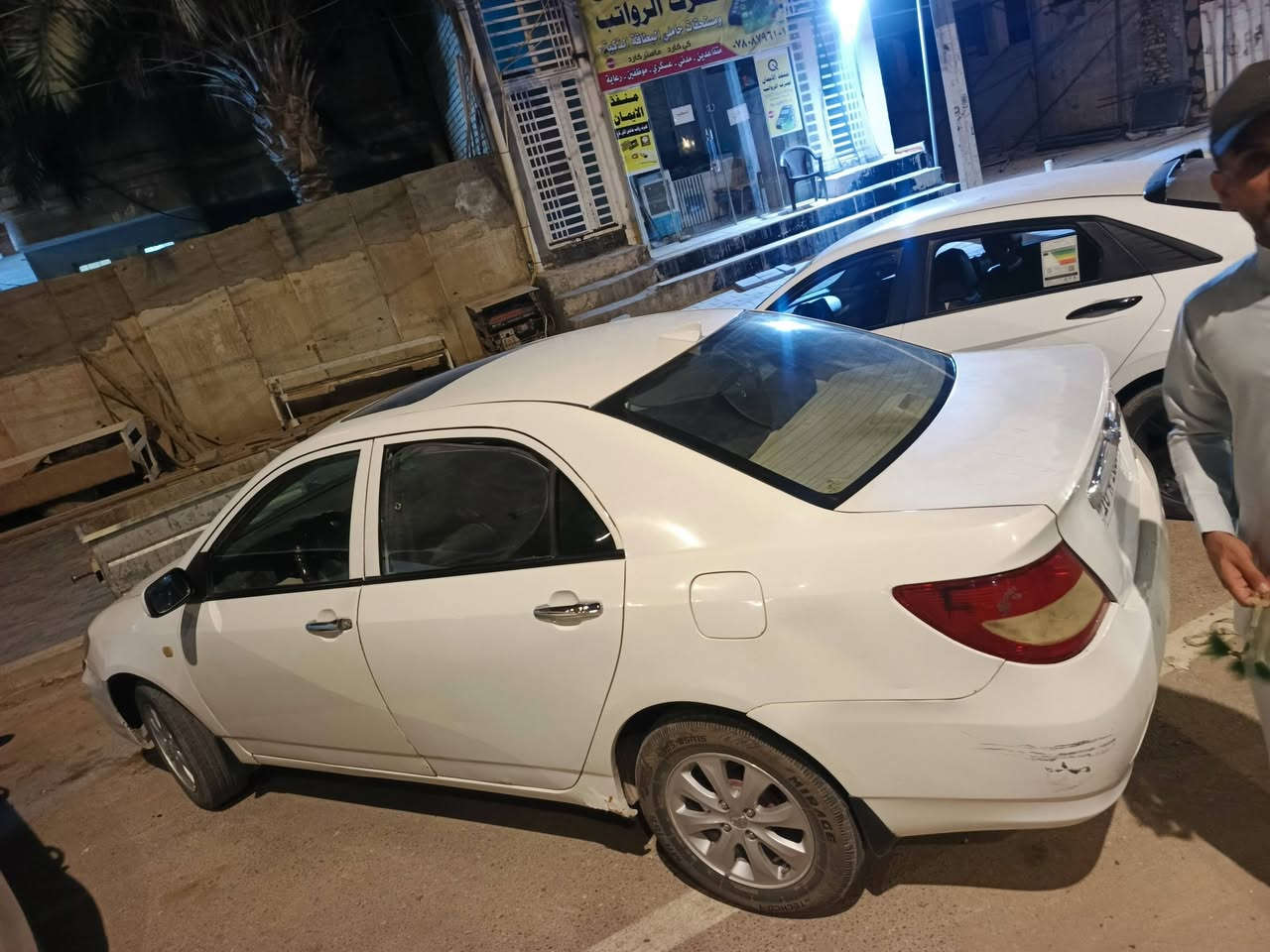 بيوايدي مديل ١٢ رقم دولي مداور ثاني يوم كير اوتماتيك مكينه وكير حاويه وعل شرط تبريد منضومه جديده وثلج تخم تاير جديد جديد سياره مال جناي سعر ٥٥         ***********
