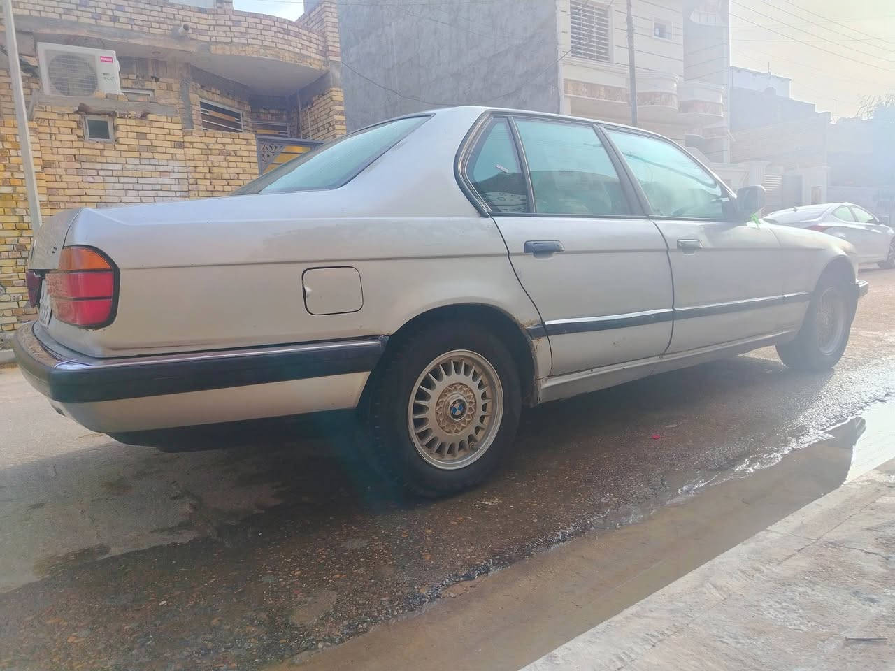 السلام عليكم
#سيارة للبيع نوع { BMW 735}..

#المواصفات
موديل 1992. 
لون فضي.
محرك وگير ڤڤتي 3000. 
تحويره كامله مكفوله.
مكفوله من الگص والضربه والگلبه. 
كهربائيات جاهزة.
حدادية 75٪. 

#الشرعيات
رقم بصرة دولي شرط التحويل.

#الموقع
العمارة _ حي الجامعي.

#السعر
(33) ورقة قابل للتفاوض. 

للاستفسار اكثر الاتصال على الرقم. 
***********

#محمد_الدراجي_لتجارة_السيارات.
