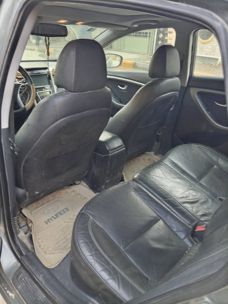 سلام عليكم سياره النترا للبيع موديل ١٦ هاش باك فول مواصفات بنوراما كشنات جلد تدفا تبرد وارد أمريكا حادث فقط جنطه ودعاميه خلفيه ومرجعات نفسهن مصبوغات السعر ١٠٠ وبيها مجال الاتصال على الرقم ***********
