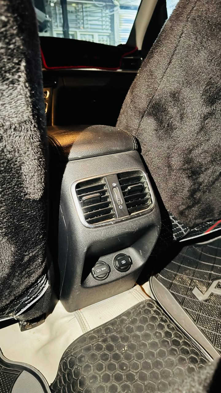 السلام عليكم
كيا اوبتما للبيع ٢٠١٧ فول ماعدا البنراما رقم واسط
وارد أمريكي حادث جاملغ وبنيد بدون عابر السعر ١٤٣
العنوان الرميثه
***********
