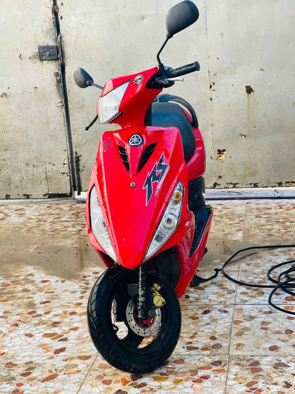 ماكس مضلع ياباني الدراجه بلاديه خرسه لا تبخير لا تنقيص نكره بكل وقت وناعمه حيلللل سلف هندر كهربائيات كله شغاله ما ناقصه برغي كاملههه ومابيه اي عيب بس طوافه مال بانزين معلكه السعر ٤٢٥ المكان حله ابو خستاوي ***********
