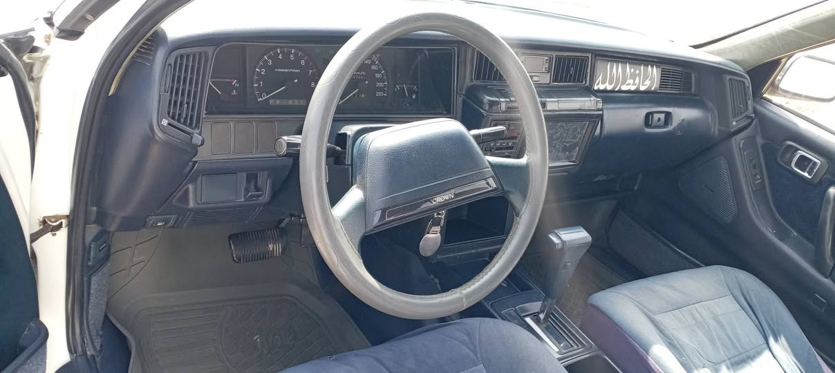 سلام عليكم
سياره سيدان للبيع بسمي مداور ثاني يوم
أيسر بلاد
مديل ٨٨
اوتوماتيك بلاد
مكينه وكير جدد
تخم تايرات جدد
باتري جديد
السعر ٧٨ وبيه مجال للشراي
السياره حلوه وترايه يخبل
مكاني سوق الشيوخ
***********
