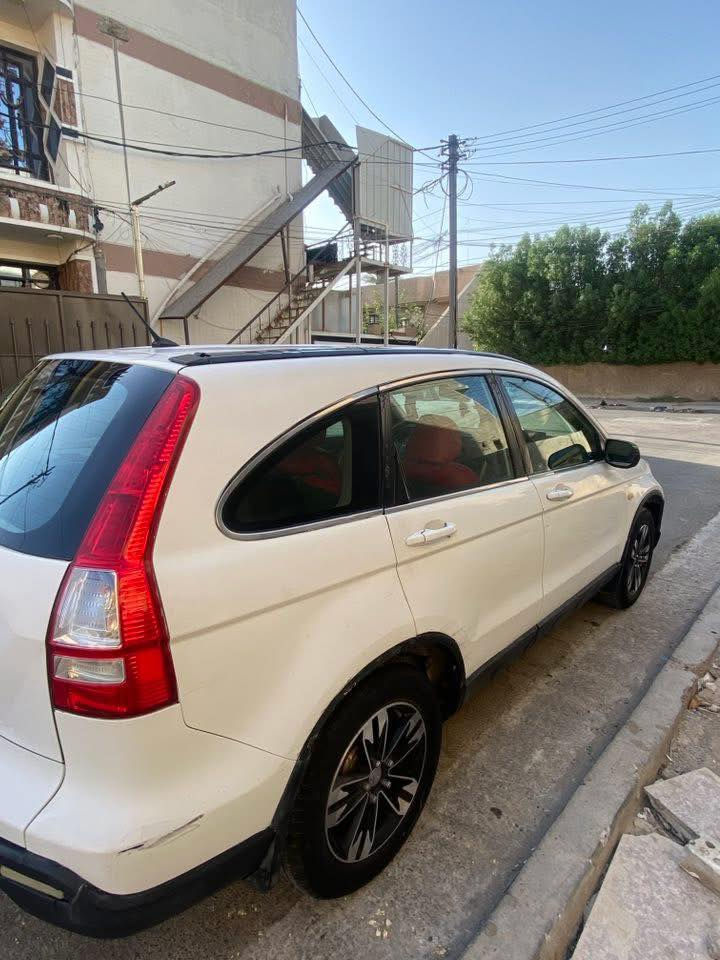 هوندا crv2008
70 وبيها مجال 
***********
