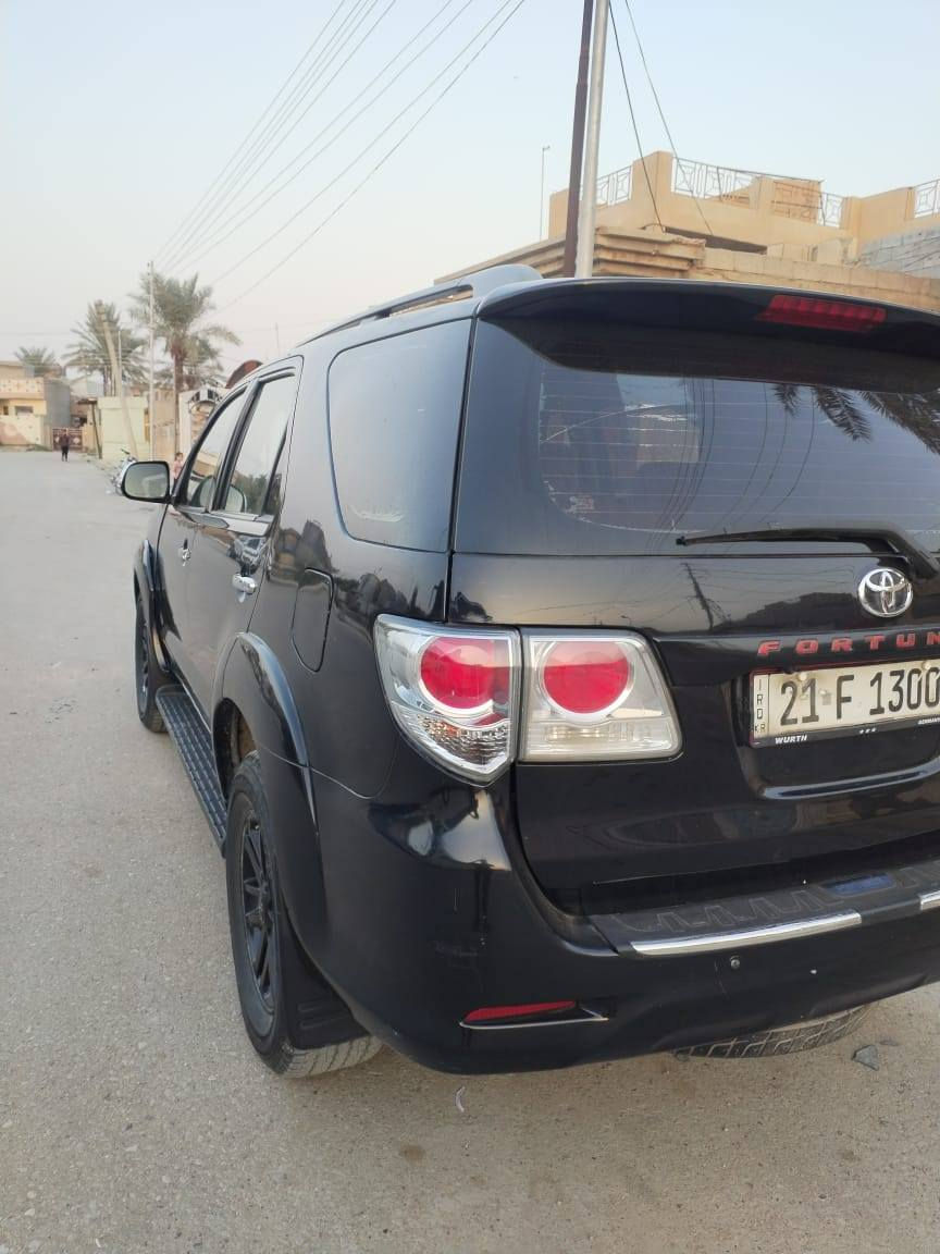 السلام وعليكم  
سياره فورجنر موديل 2013 مكينه 4 سلندر دفع رباعي 7 راكب مري شفط بصمه تشغل عن بعد بيه خمس قطع صبغ ابيعلك حزام تخم تاير حداديه خير من الله كير محرك كفاله رقم سليمانيه 
العنوان ديالى المقدادية للستفسار اتصل ***********
السعر 155
